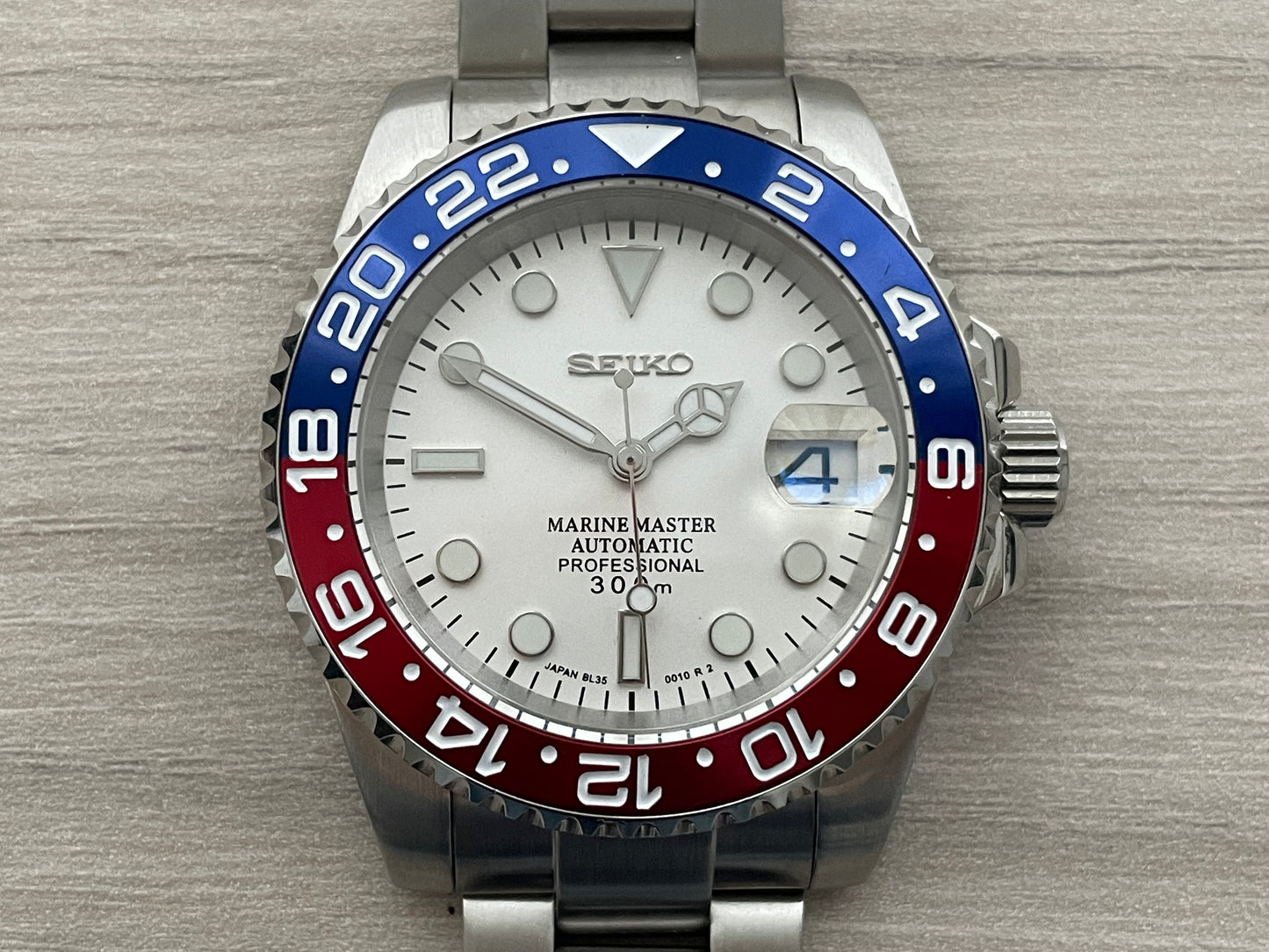 Seiko Mod Pepsi White 40MM Case, non GMT 24 Hour bezel